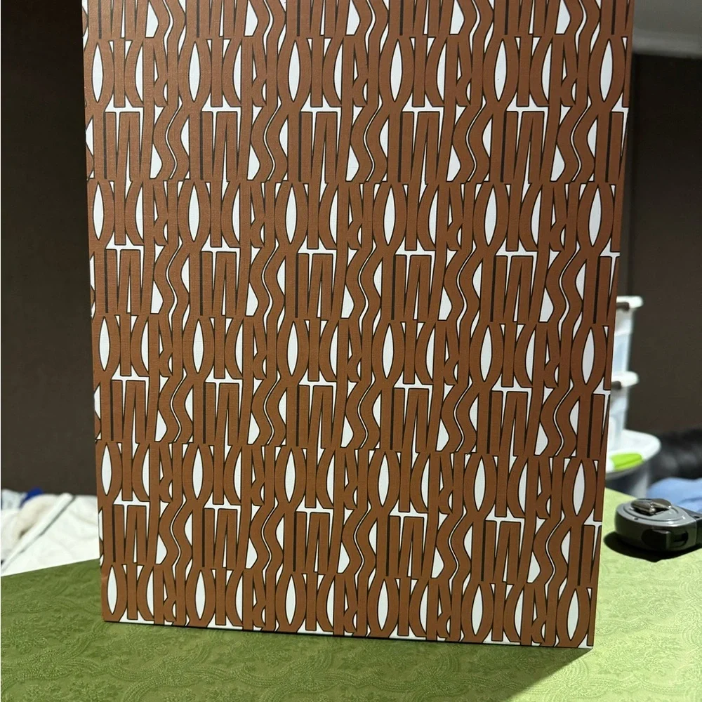 Dior box